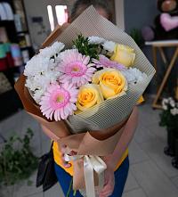 Букет цветов из:  Герберы, Розы и Хризантемы в Савино