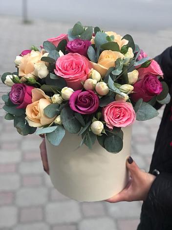 Цветочная композиция из Розы в шляпной коробке в Савино