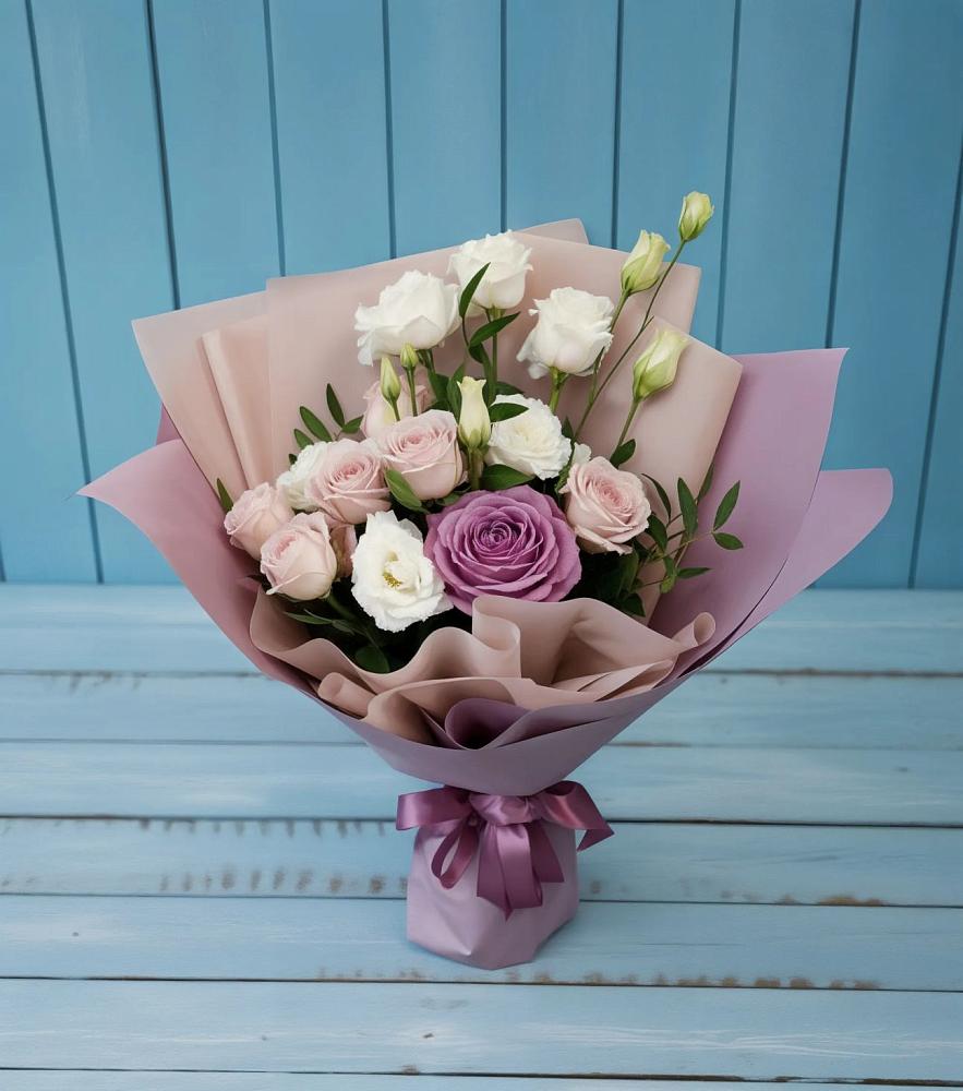 Букет цветов из: Розы и Лизиантусы в Савино